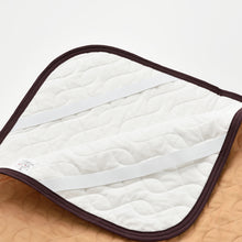 Load image into Gallery viewer, Persimmon-dyed 4 Layered Gauze Bed Pad with Absorbent Cotton [Kyo Wazarashi Mensya]
