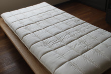 Load image into Gallery viewer, Foam + Dense Fiber 4 Layer Futon [100% Sweat-Absorbent Polyester]
